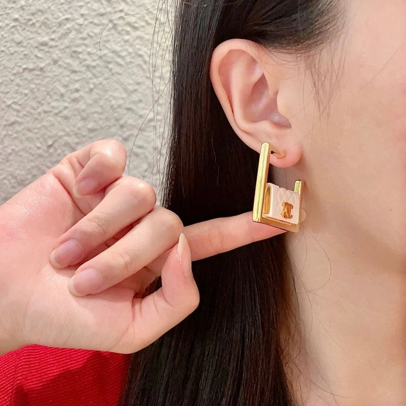 Refined Chanel Earrings 228725
