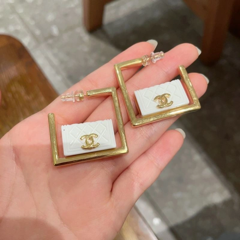 Refined Chanel Earrings 228725