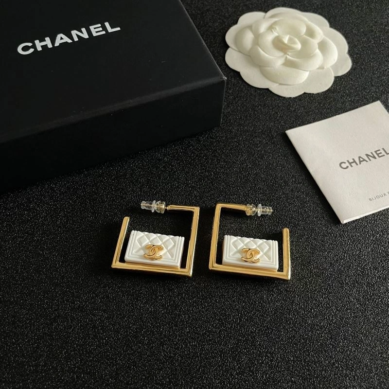 Refined Chanel Earrings 228725