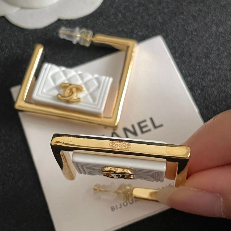 Refined Chanel Earrings 228725
