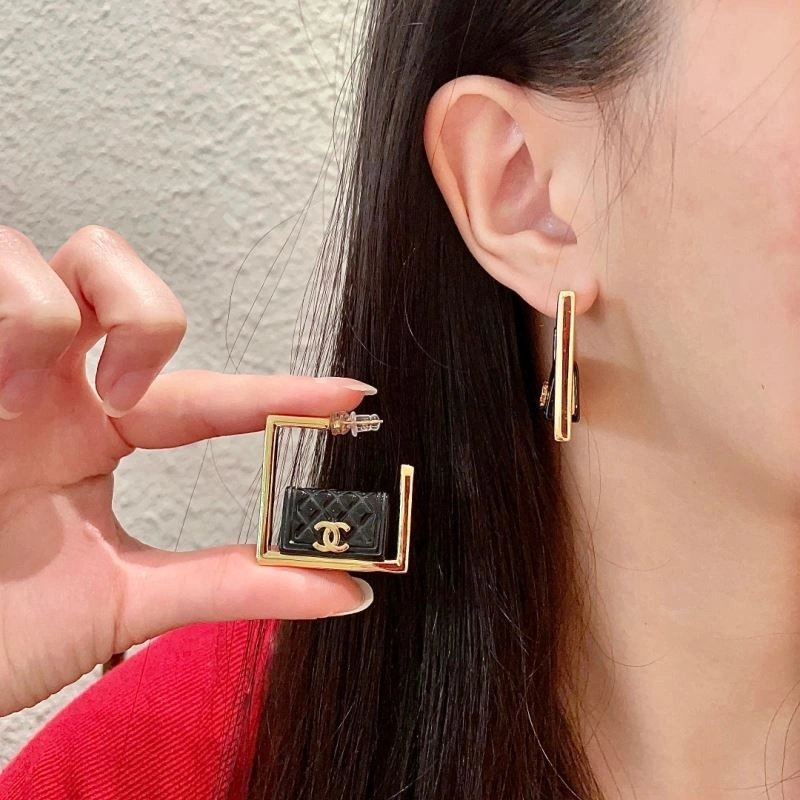 Chanel Earrings SportInspired 228785