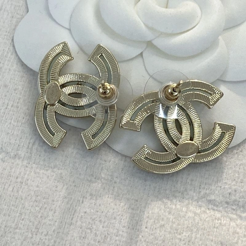 Chanel Earrings Comfortable 228815