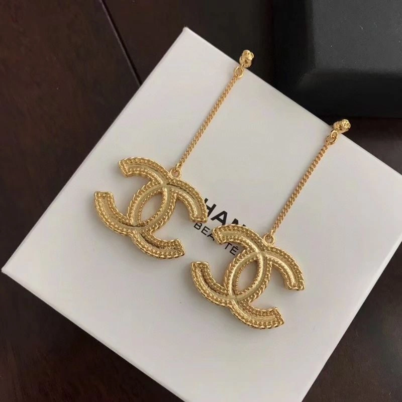 Lightweight Chanel Earrings 228784