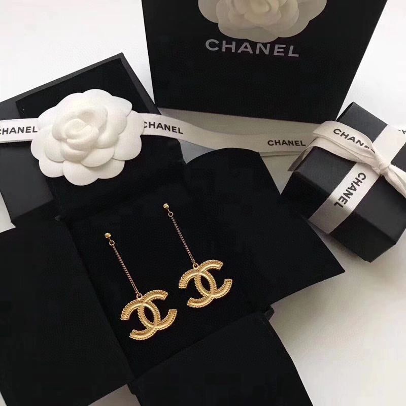 Lightweight Chanel Earrings 228784