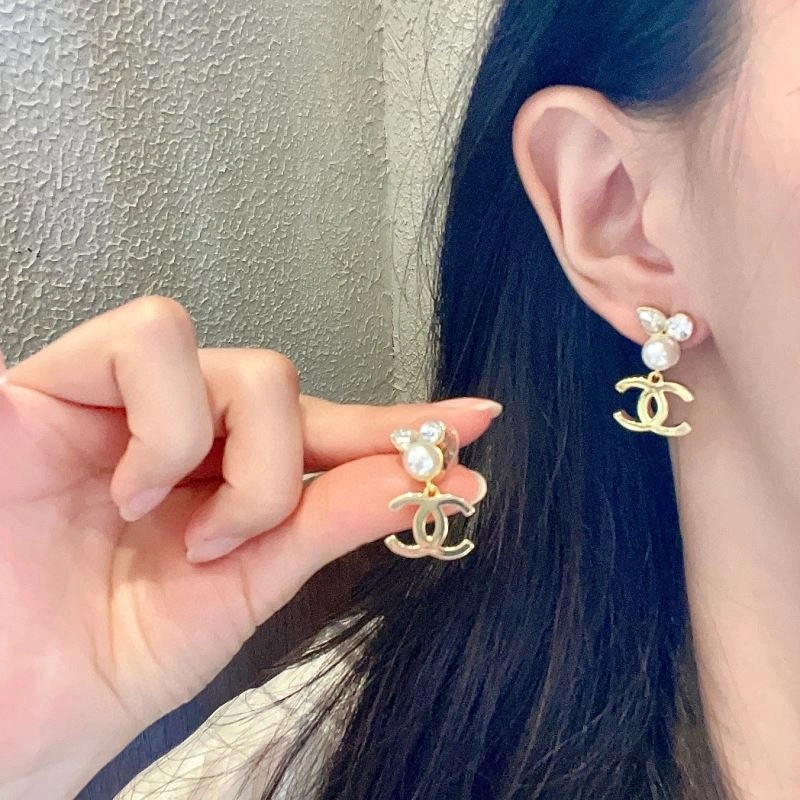 Practical Chanel Earrings 228693