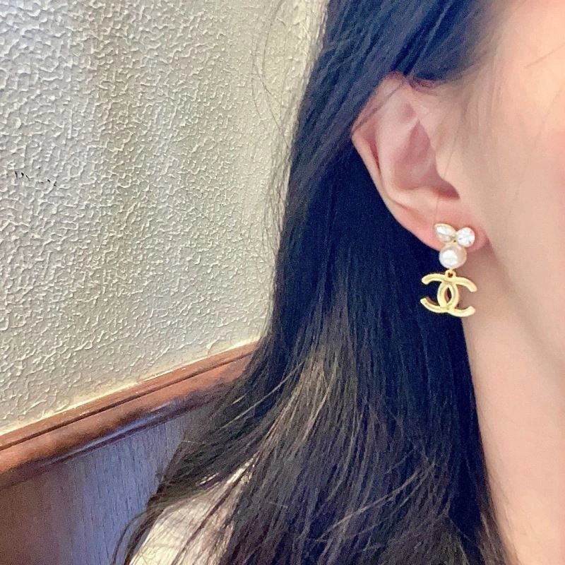 Practical Chanel Earrings 228693