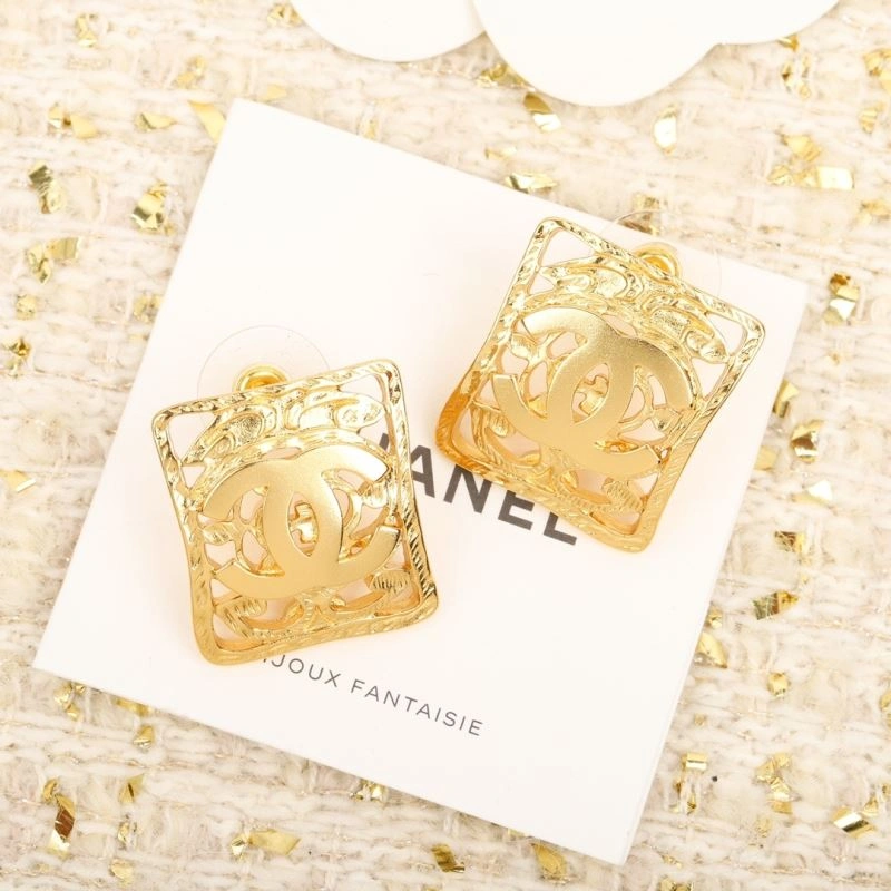 WellDesigned Chanel Earrings 228692