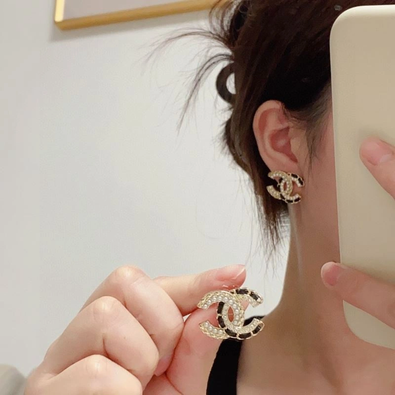 Chanel Earrings Unisex 228741