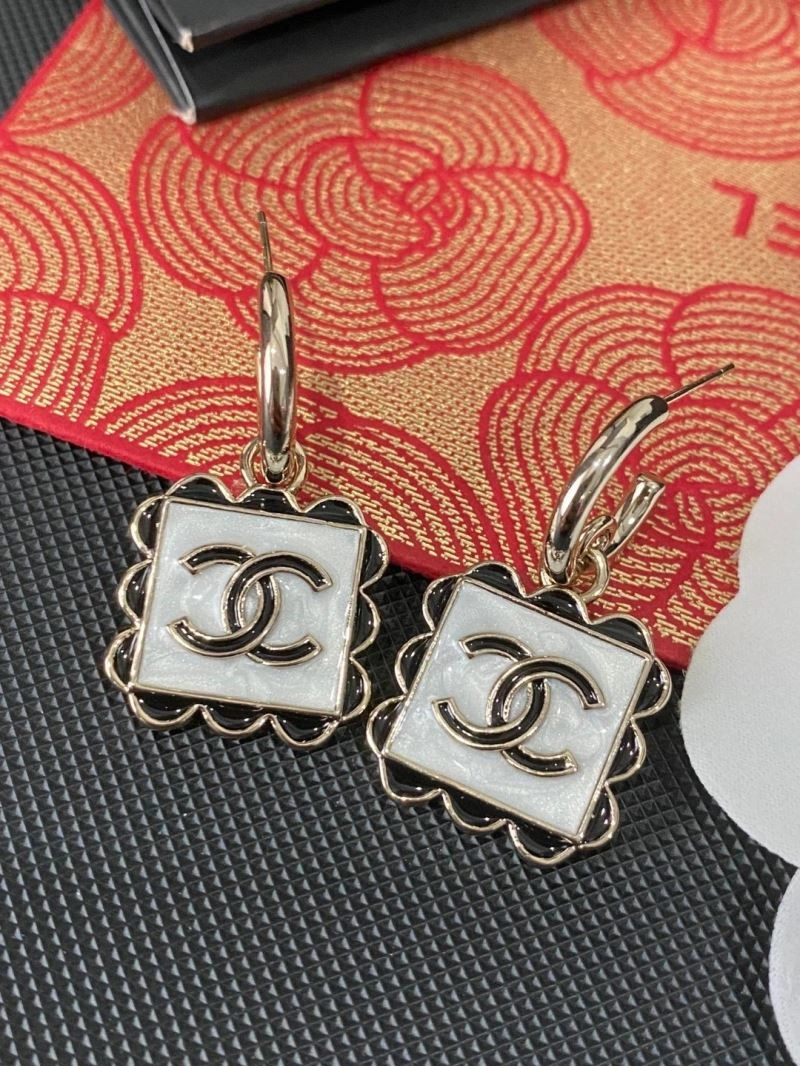 Snug Chanel Earrings 228677