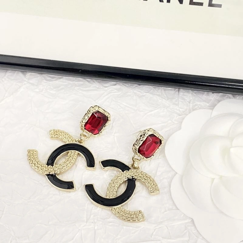 Elegant Chanel Earrings 228127