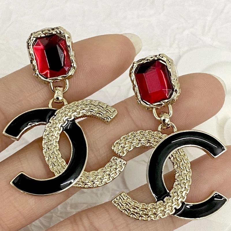 Elegant Chanel Earrings 228127