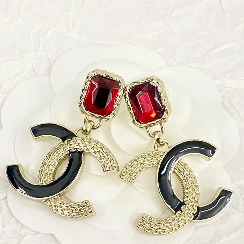 Elegant Chanel Earrings 228127