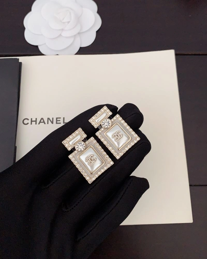 Chanel Earrings Durable 228075