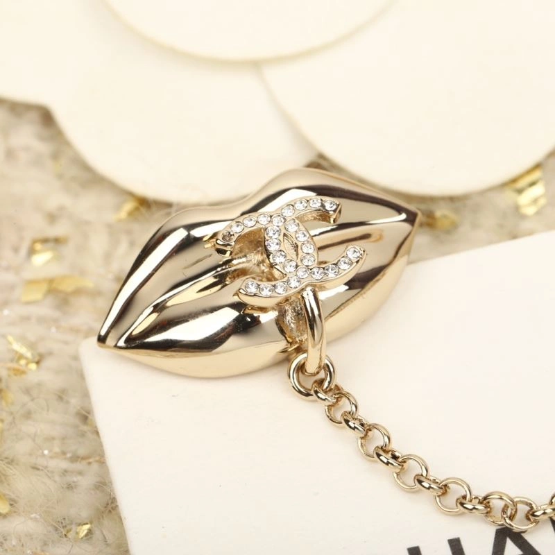 Chanel Earrings Compact 228056