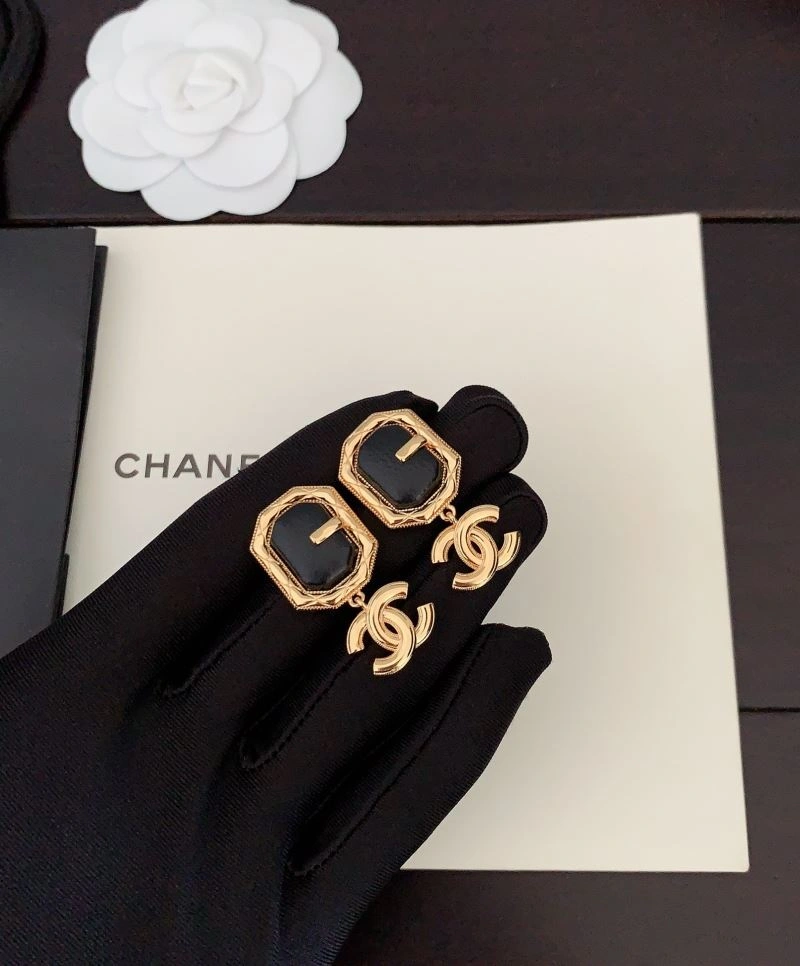 Chanel Earrings HighQuality 228085