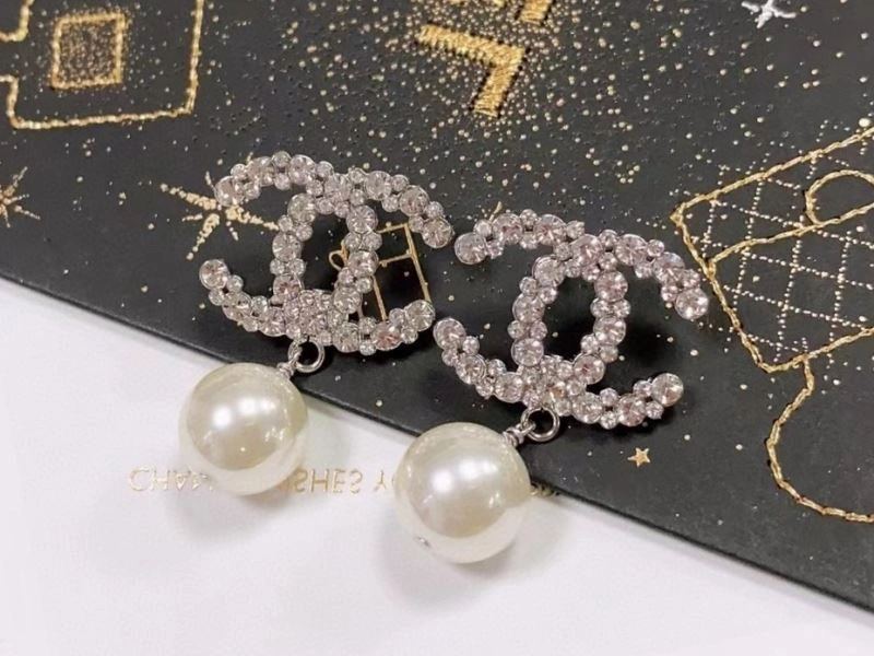 Affordable Chanel Earrings 228071