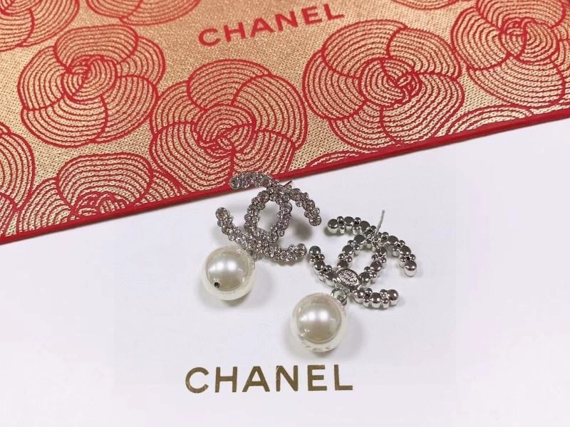 Affordable Chanel Earrings 228071