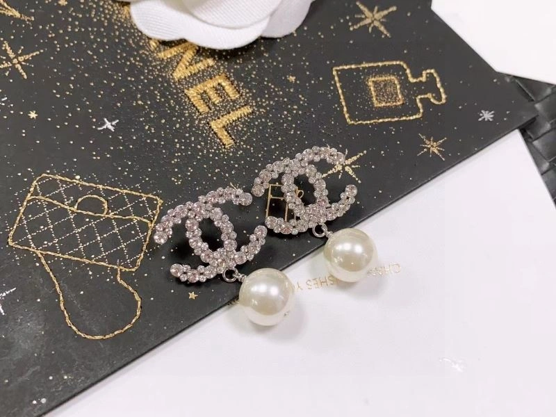 Affordable Chanel Earrings 228071