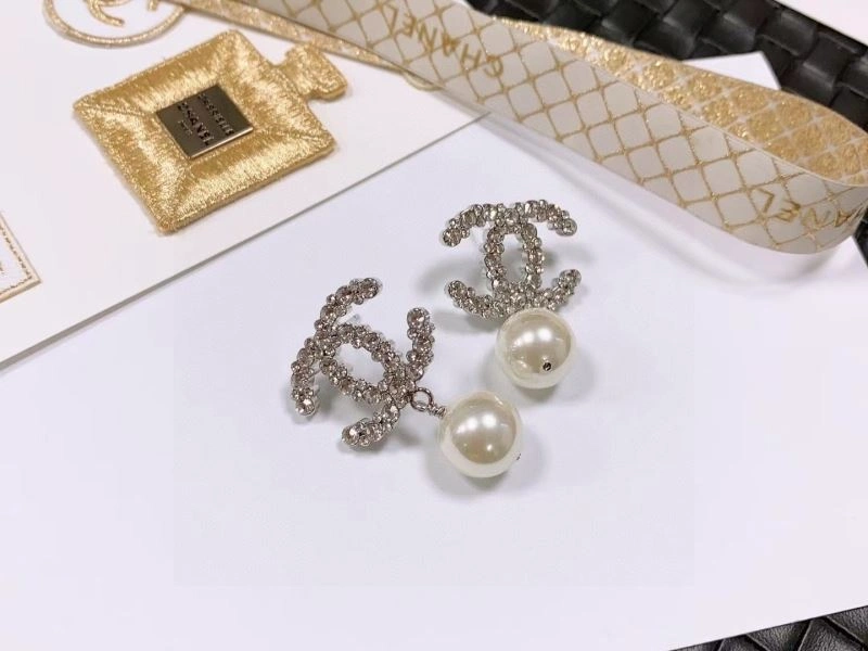 Affordable Chanel Earrings 228071