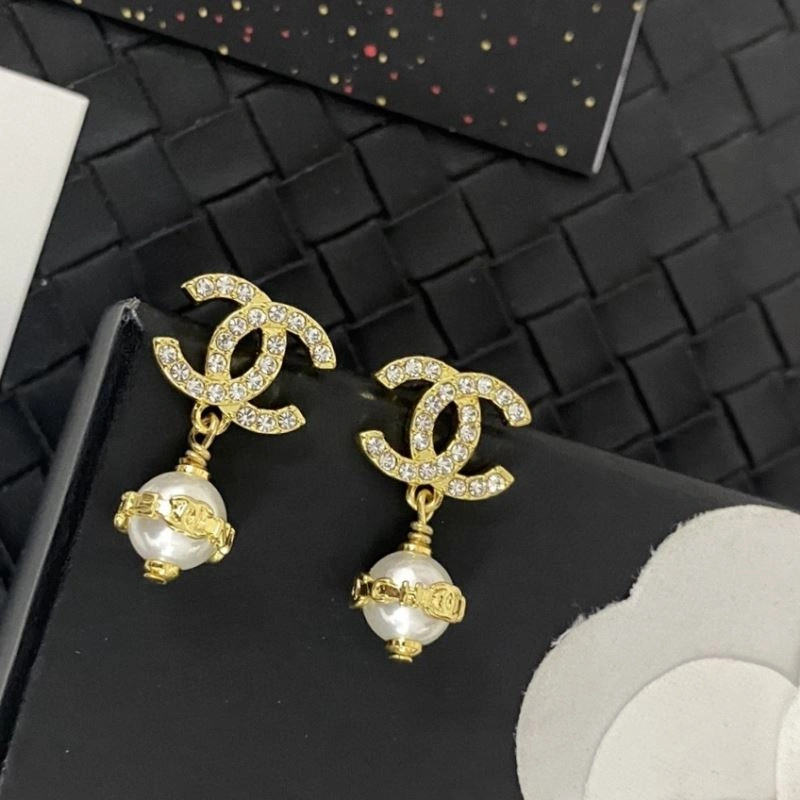 Reliable Chanel Earrings 228073