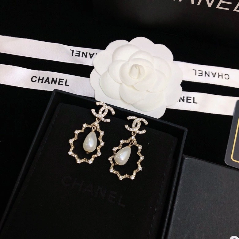Chanel Earrings Comfortable 228067