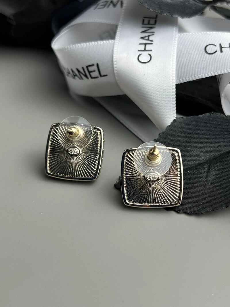 Chanel Earrings Compact 228025