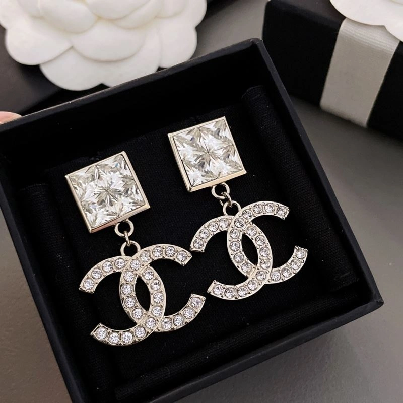 Minimalist Chanel Earrings 228010