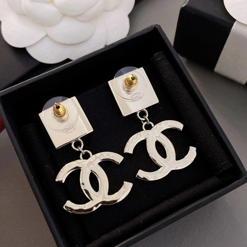 Minimalist Chanel Earrings 228010