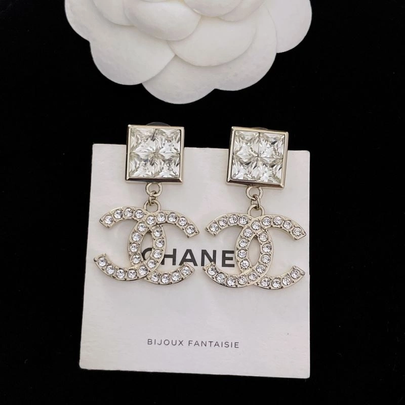 Minimalist Chanel Earrings 228010