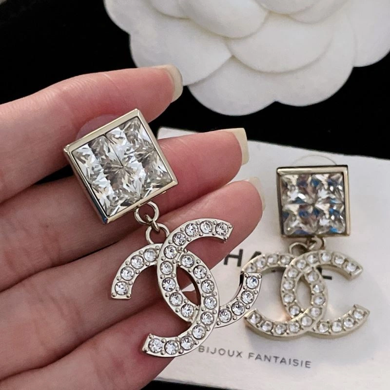 Minimalist Chanel Earrings 228010