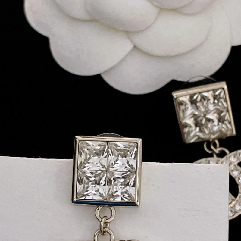 Minimalist Chanel Earrings 228010