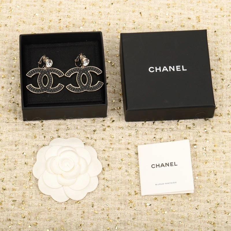 Chanel Earrings Bold 228007