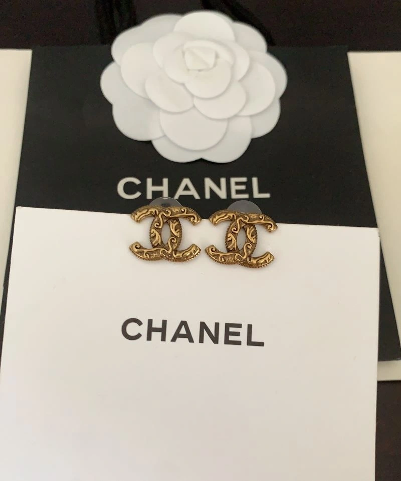 Chanel Earrings Compact 227997