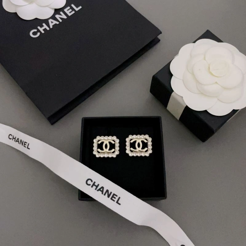 Chanel Earrings Resilient 228026