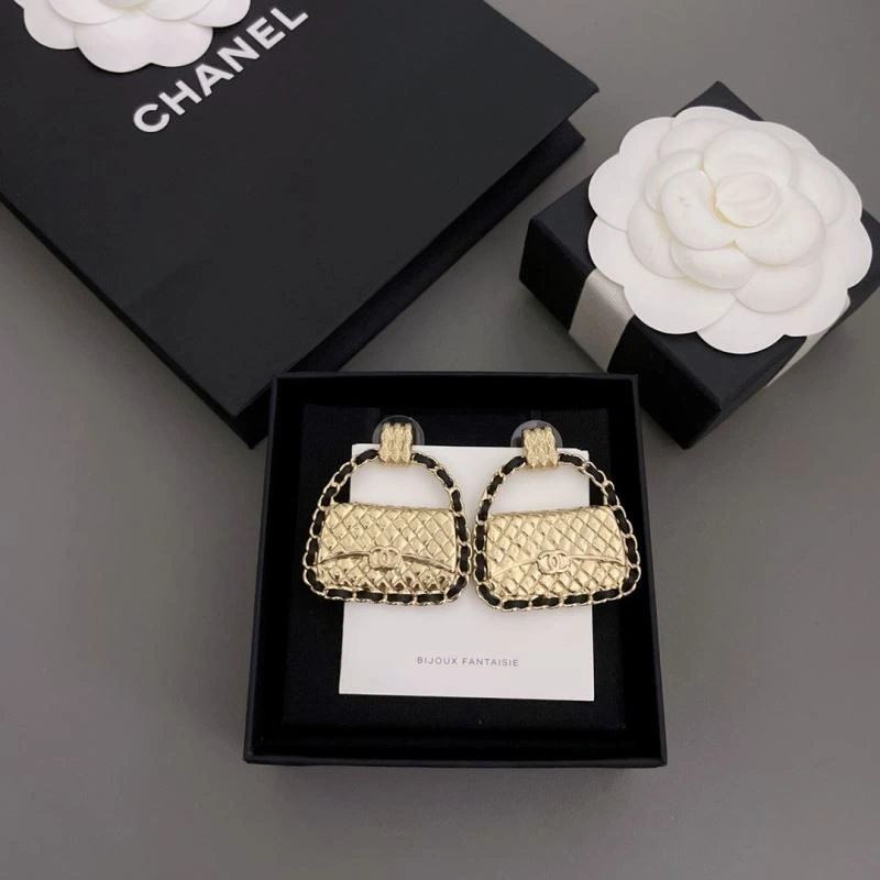 Chanel Earrings Packable 228004