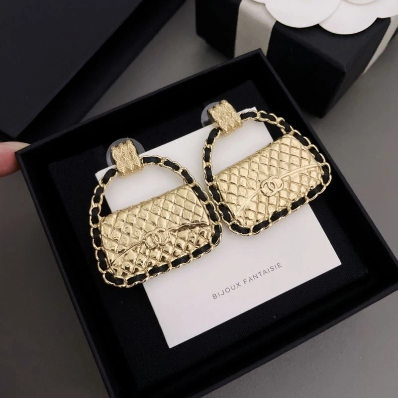 Chanel Earrings Packable 228004