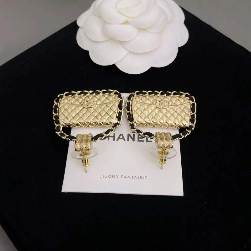 Chanel Earrings Packable 228004