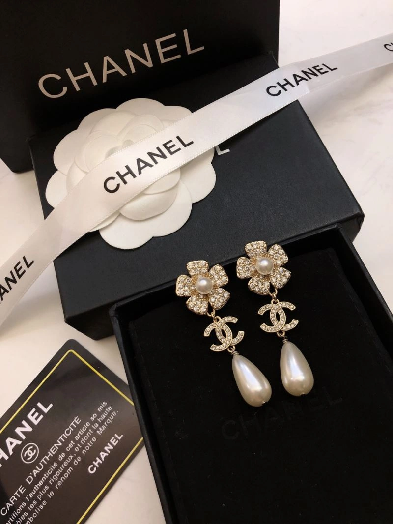 Chic Chanel Earrings 227891
