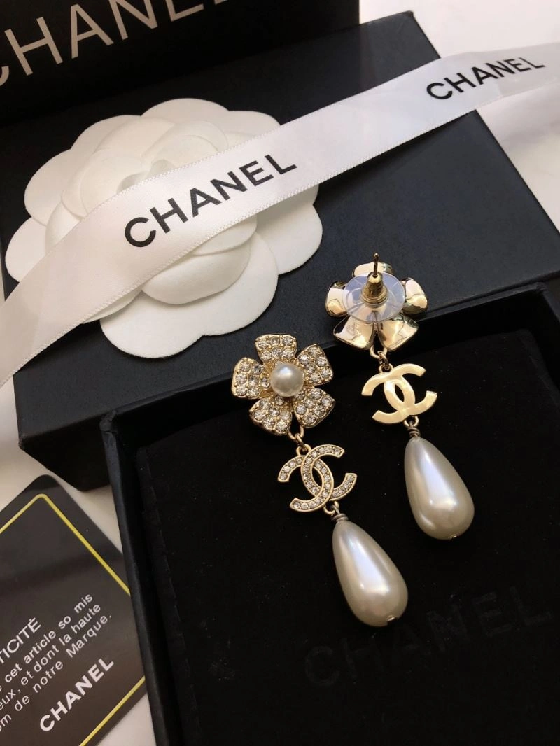Chic Chanel Earrings 227891