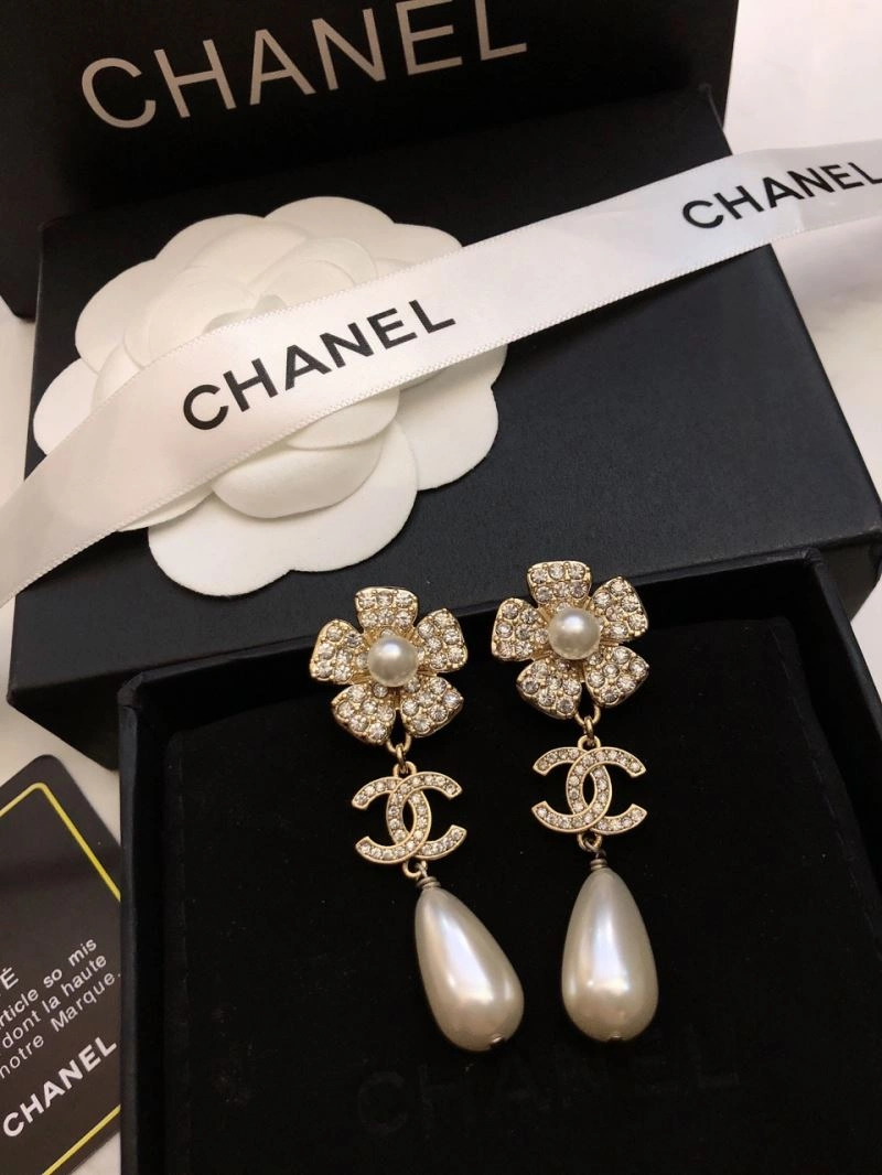 Chic Chanel Earrings 227891