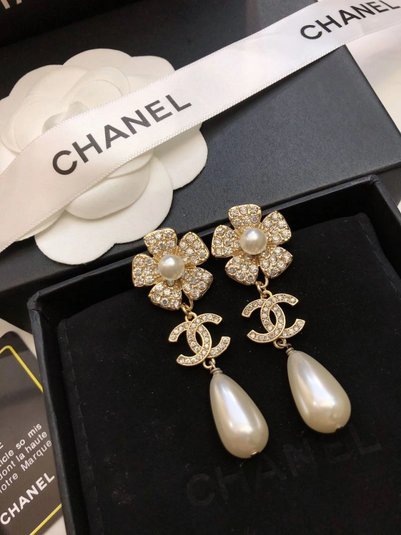 Chic Chanel Earrings 227891