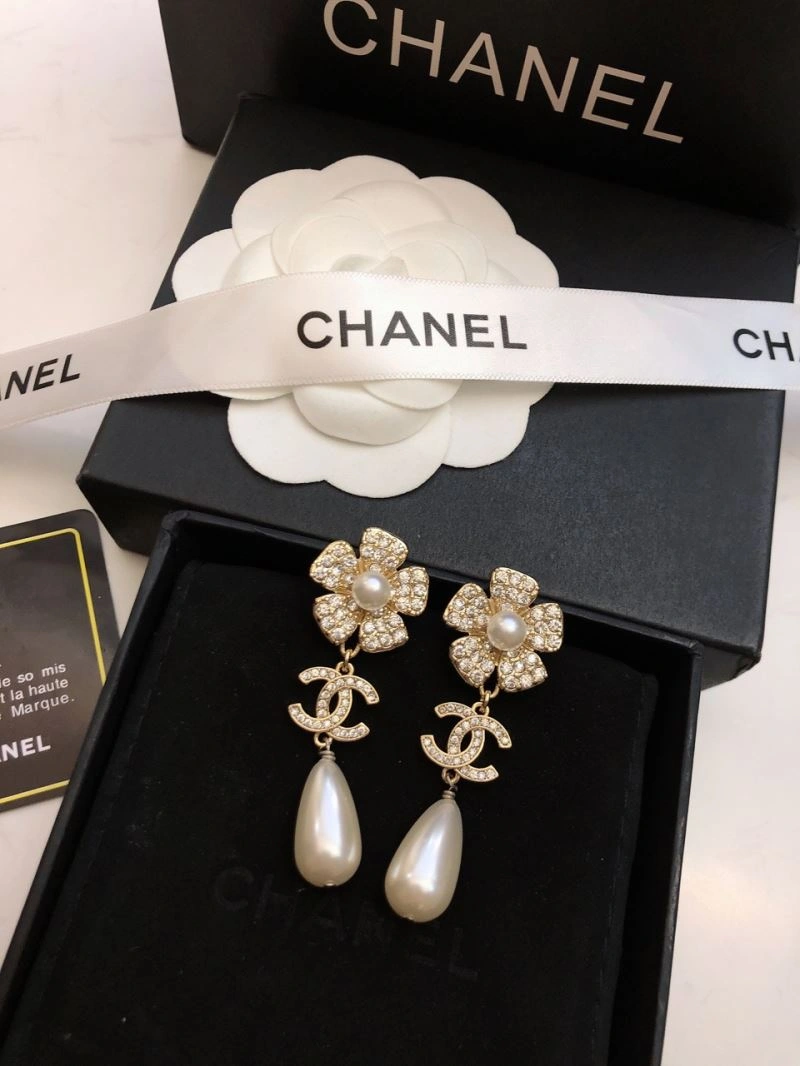 Chic Chanel Earrings 227891