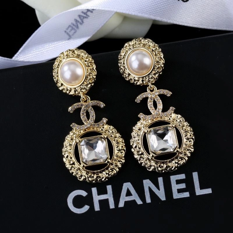 Elegant Chanel Earrings 227845