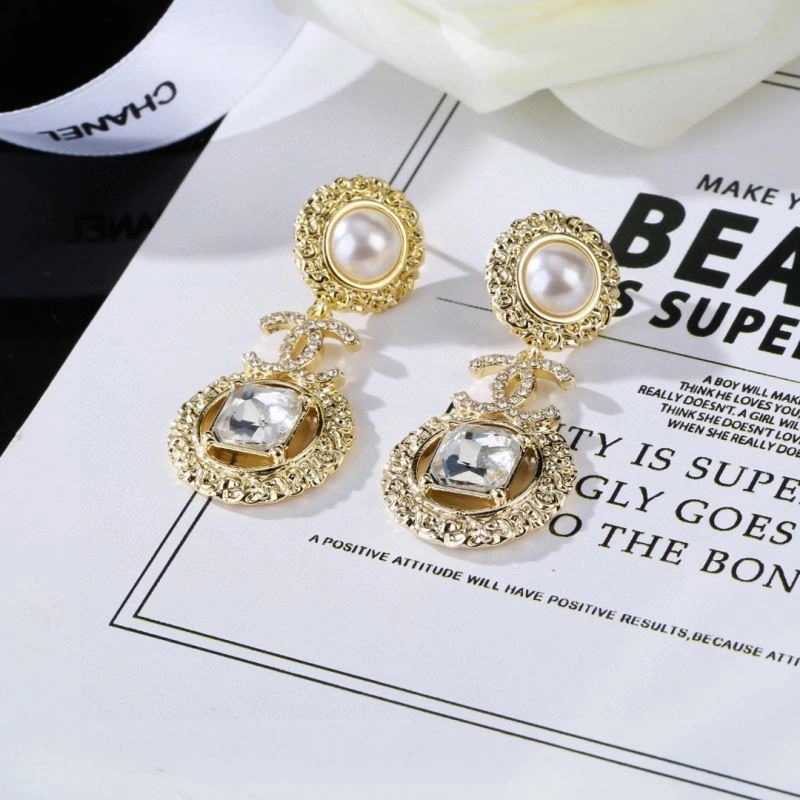 Elegant Chanel Earrings 227845