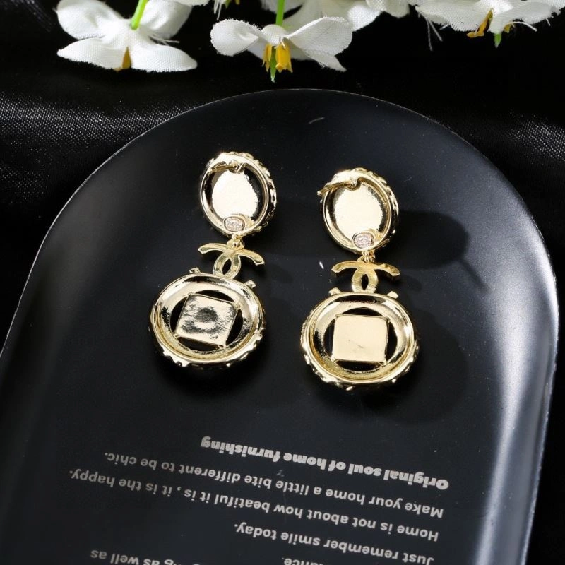 Elegant Chanel Earrings 227845