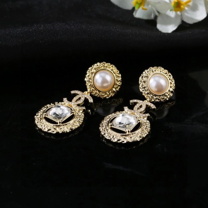 Elegant Chanel Earrings 227845