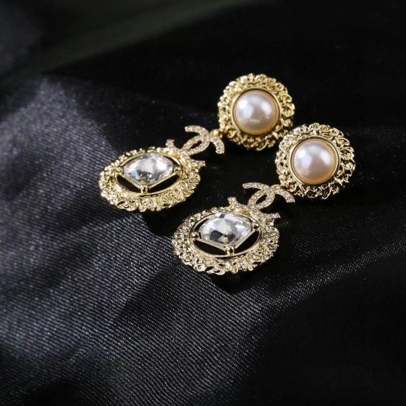 Elegant Chanel Earrings 227845