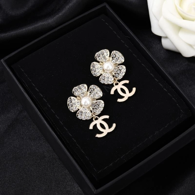 Chanel Earrings Bold 227835