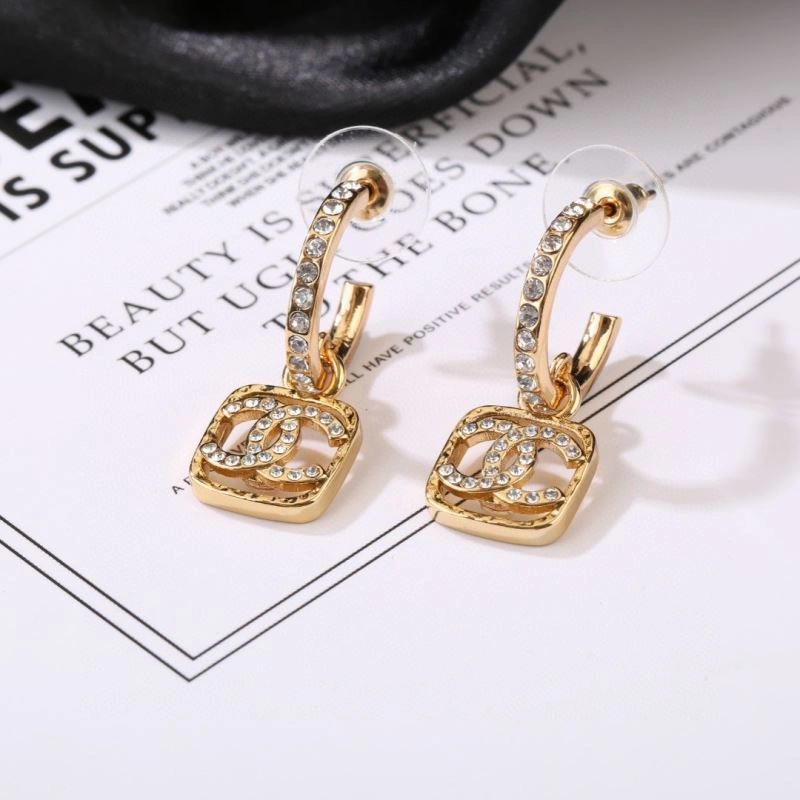 Compact Chanel Earrings 227833