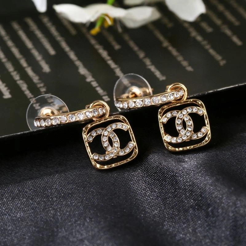 Compact Chanel Earrings 227833
